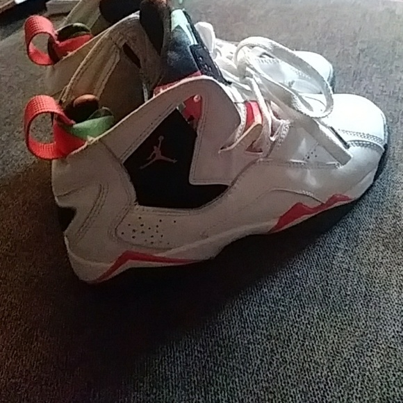 Jordan sneakers cute white with multi colors - Picture 3 of 6